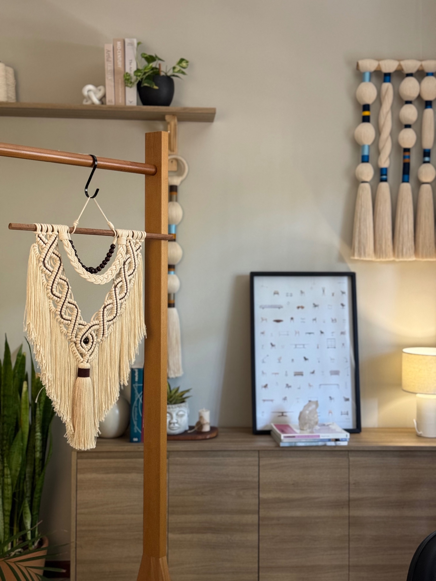 50cm × 75cm de impacto visual — presença em qualquer ambiente